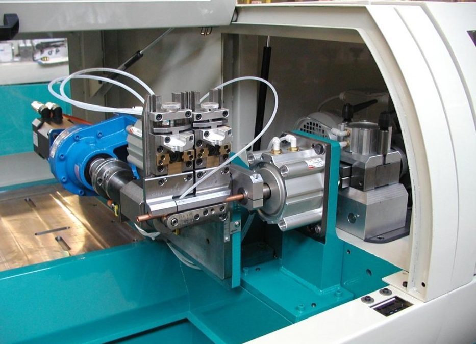 Usługi gięcia rur, profili metalowych